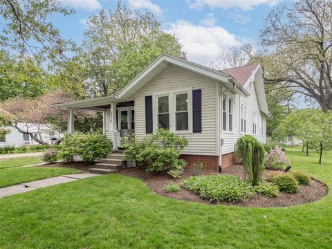 Photo of 213 E Cass Street, Schoolcraft, MI 49087 (MLS # 70531806)