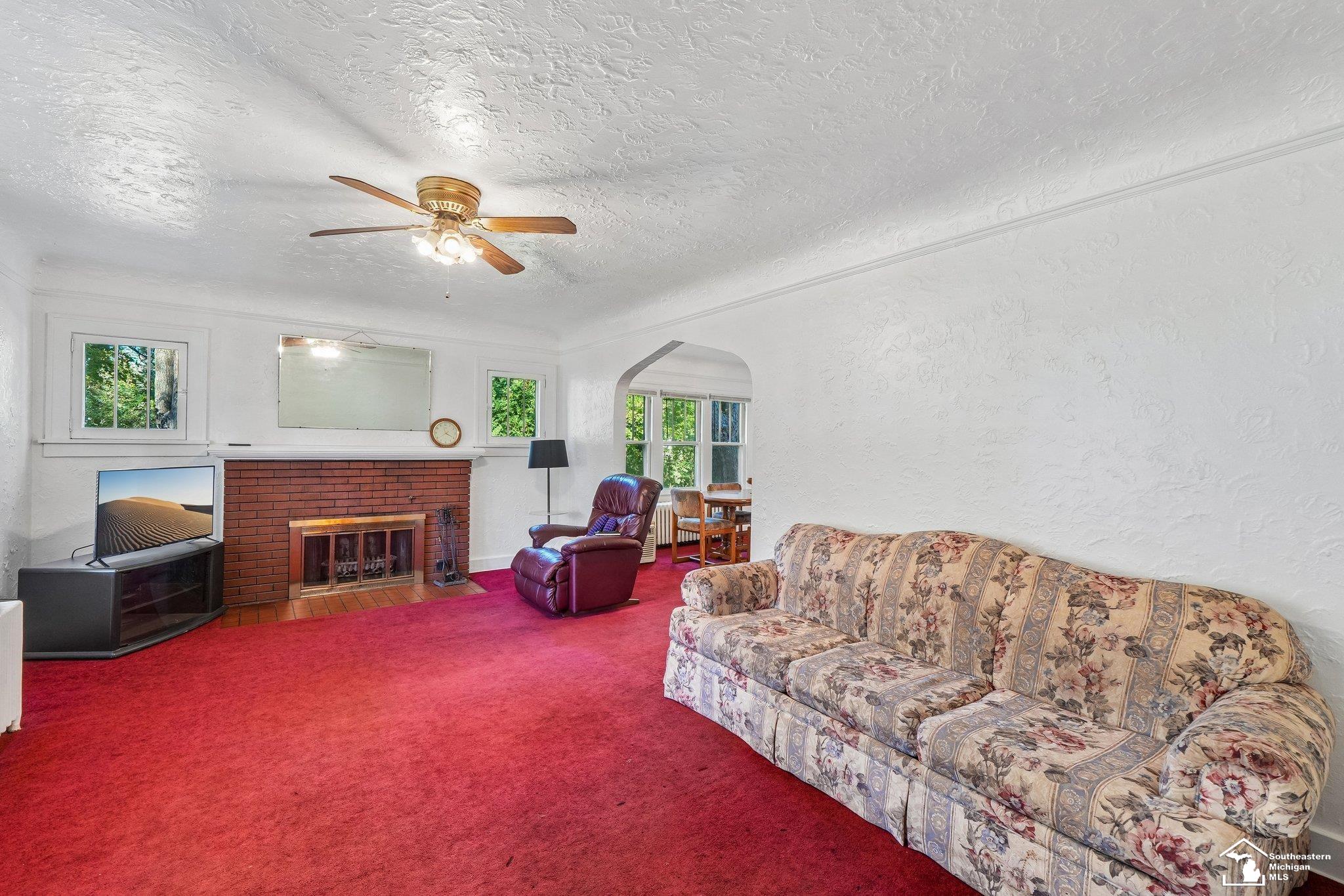 2036 Hollywood Drive