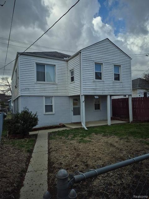 Photo of 633 Elm, Wyandotte, MI 48192 (MLS # 60980861)