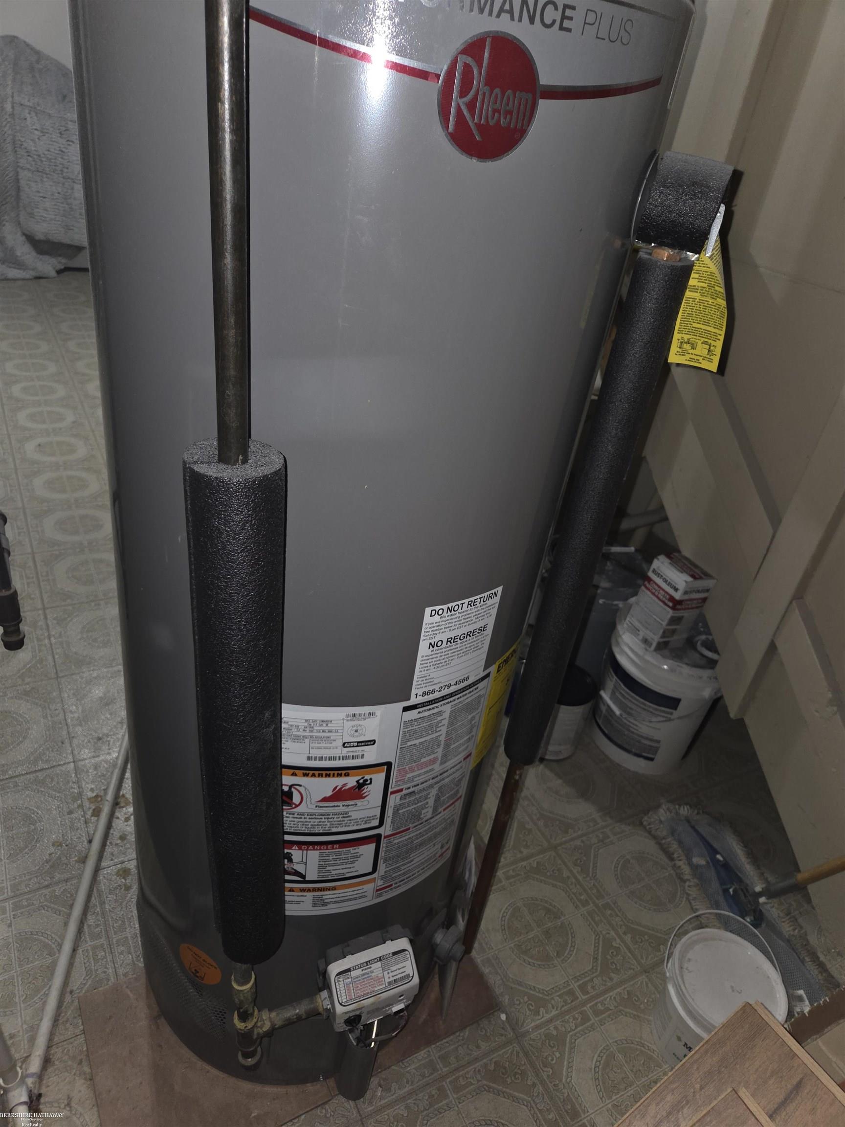 Warren, Michigan 48093, United States, 2 Bedrooms Bedrooms, ,2 BathroomsBathrooms,Residential,Active,193235