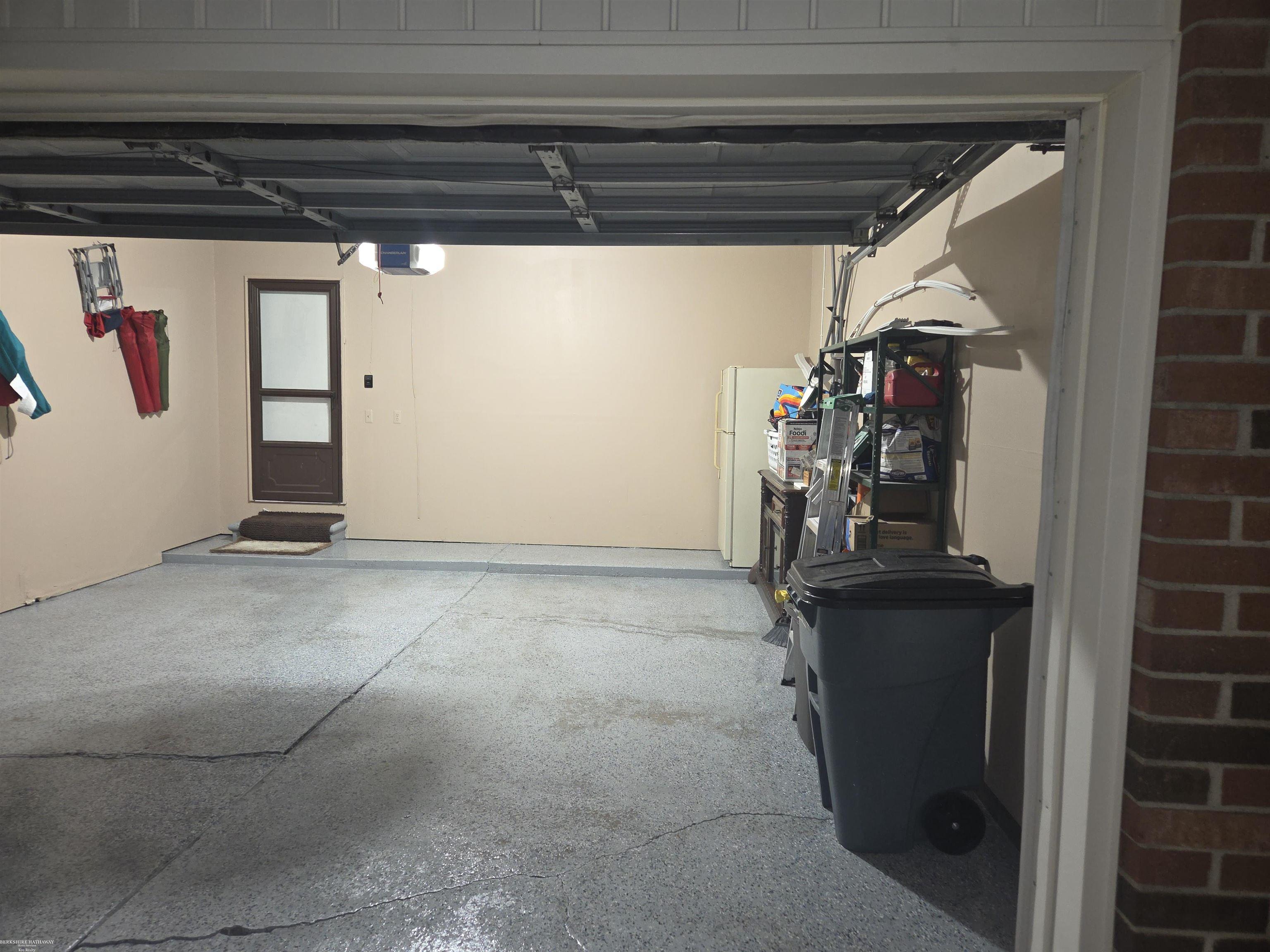 Warren, Michigan 48093, United States, 2 Bedrooms Bedrooms, ,2 BathroomsBathrooms,Residential,Active,193235