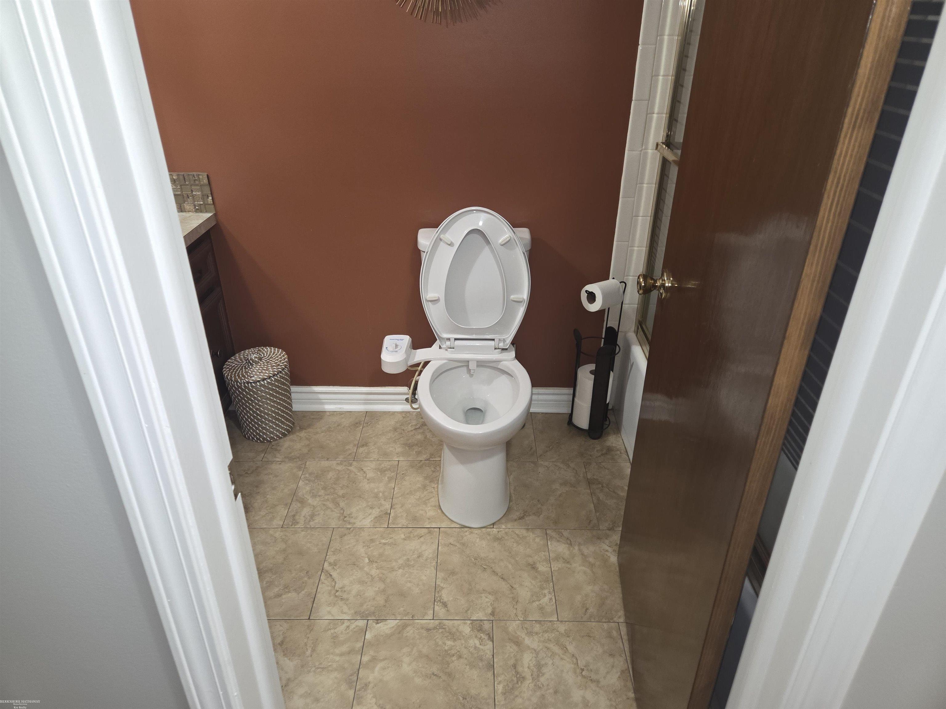 Warren, Michigan 48093, United States, 2 Bedrooms Bedrooms, ,2 BathroomsBathrooms,Residential,Active,193235