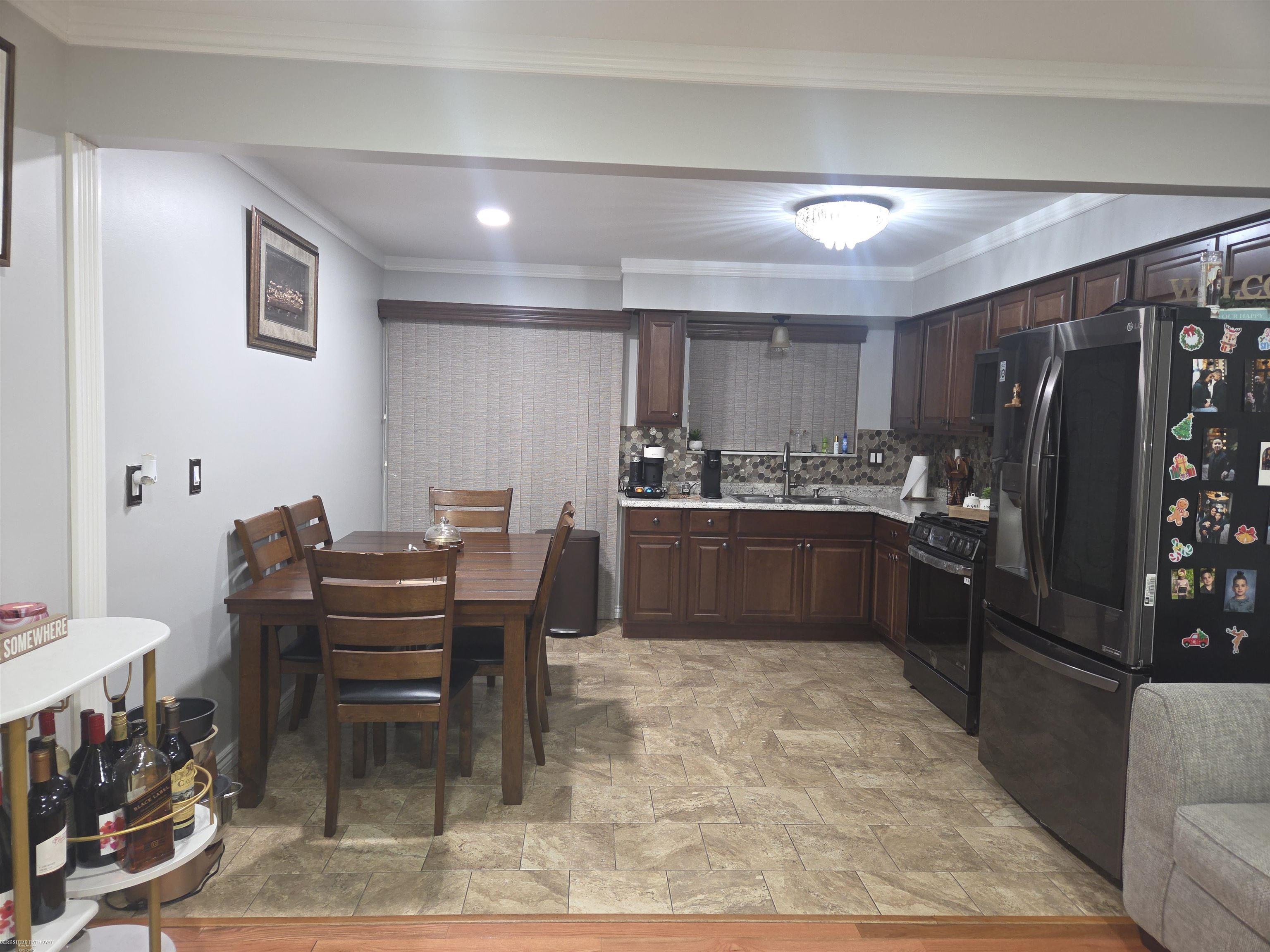 Warren, Michigan 48093, United States, 2 Bedrooms Bedrooms, ,2 BathroomsBathrooms,Residential,Active,193235