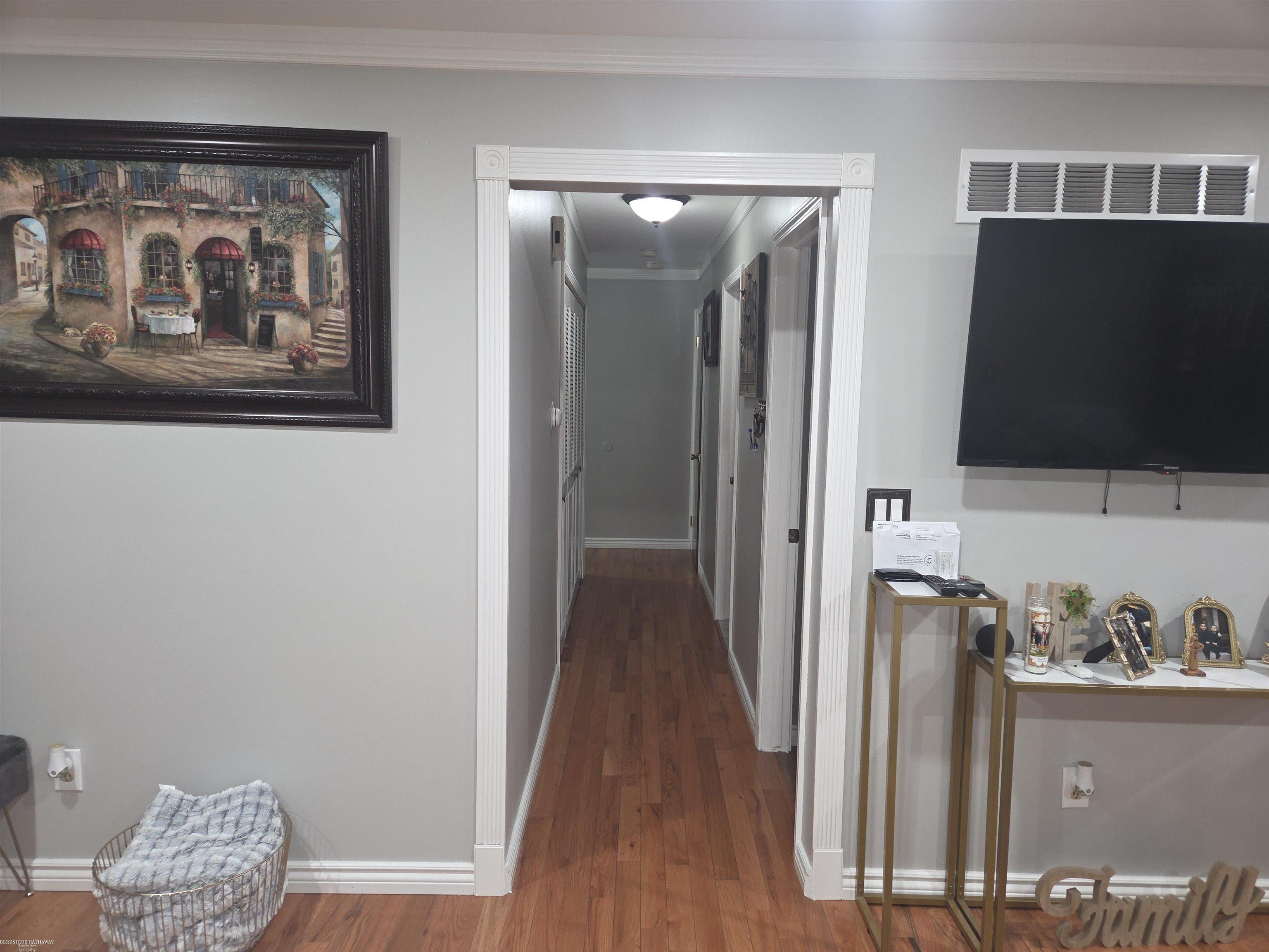 Warren, Michigan 48093, United States, 2 Bedrooms Bedrooms, ,2 BathroomsBathrooms,Residential,Active,193235