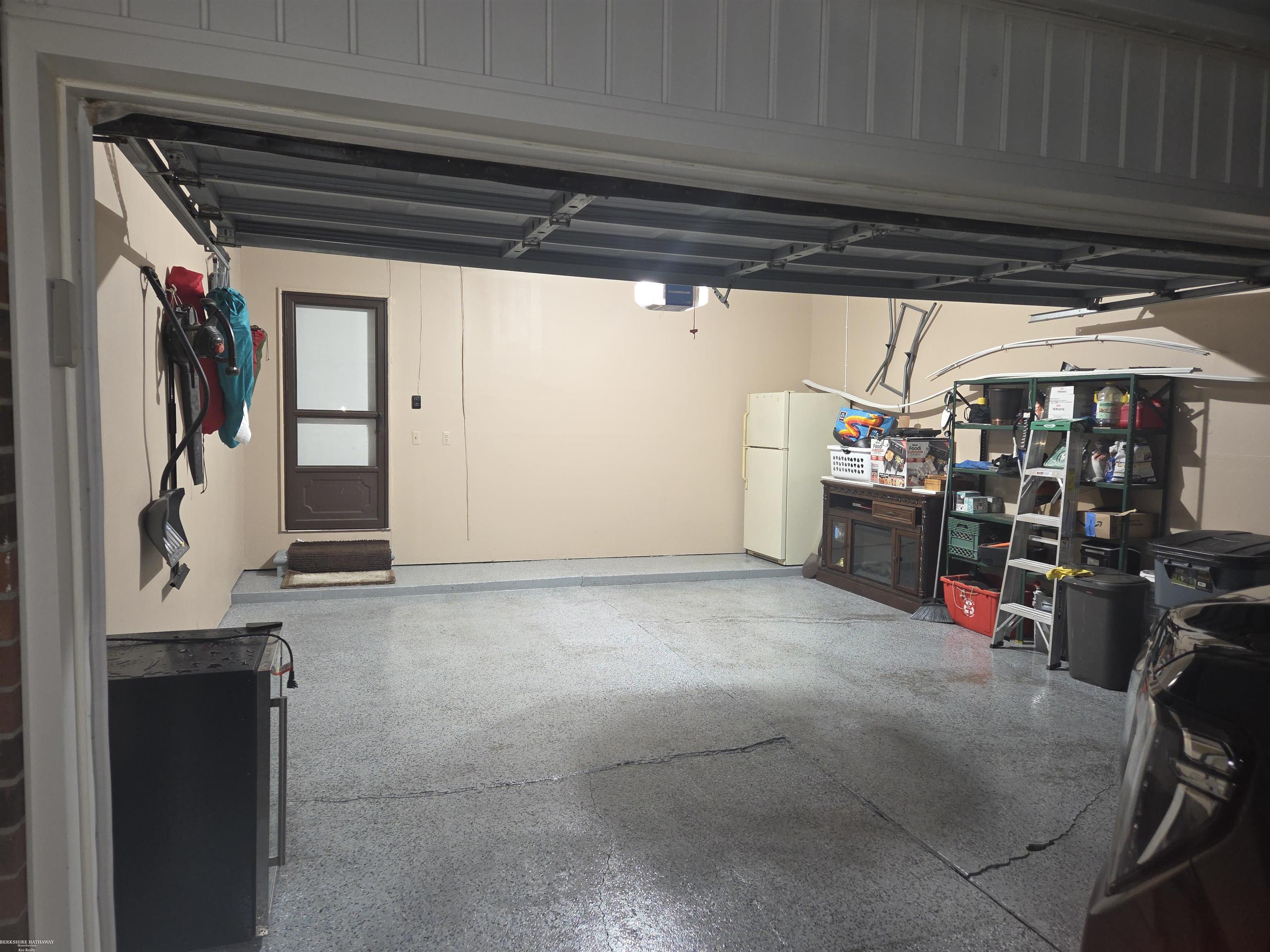 Warren, Michigan 48093, United States, 2 Bedrooms Bedrooms, ,2 BathroomsBathrooms,Residential,Active,193235