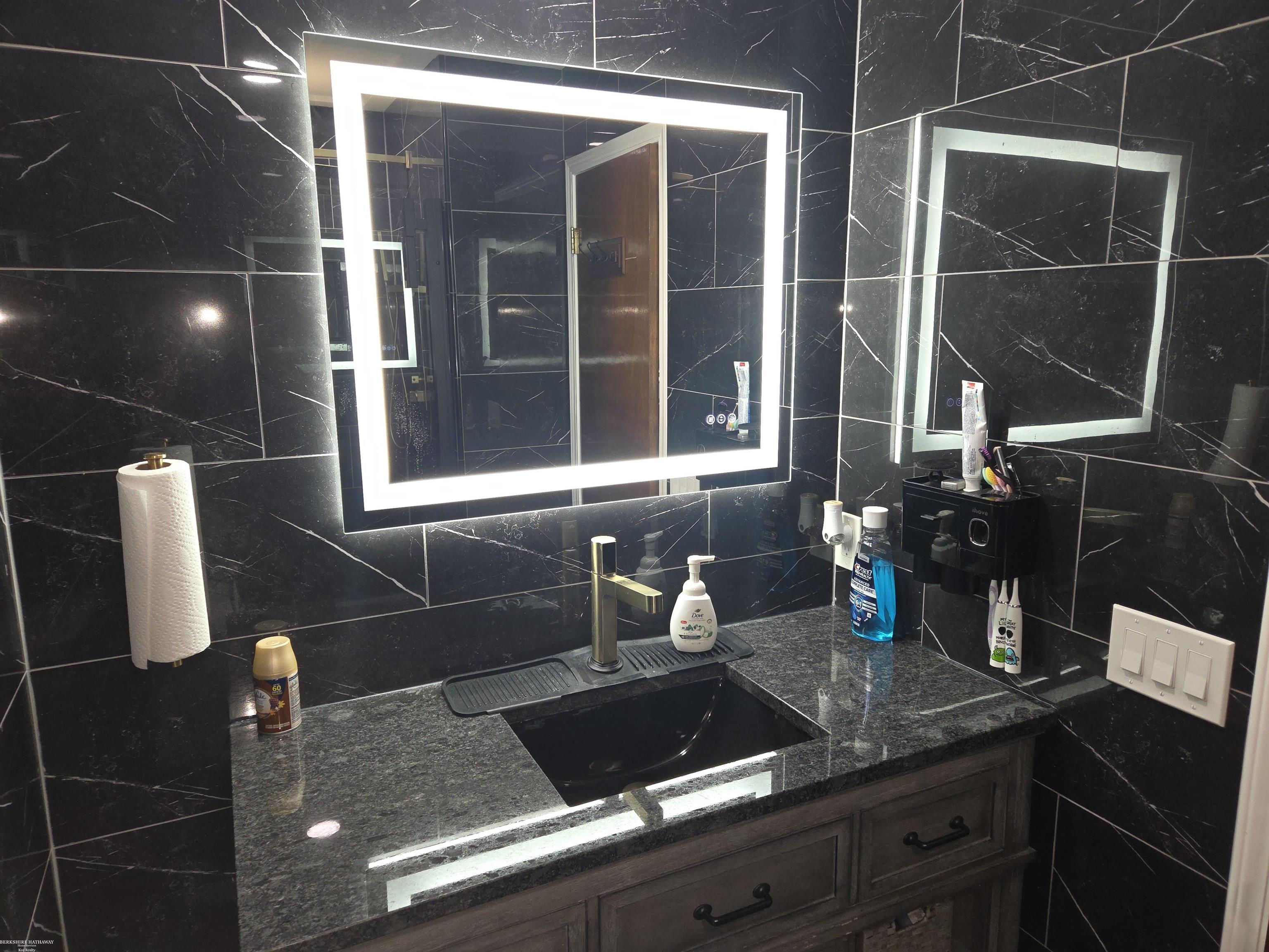 Warren, Michigan 48093, United States, 2 Bedrooms Bedrooms, ,2 BathroomsBathrooms,Residential,Active,193235