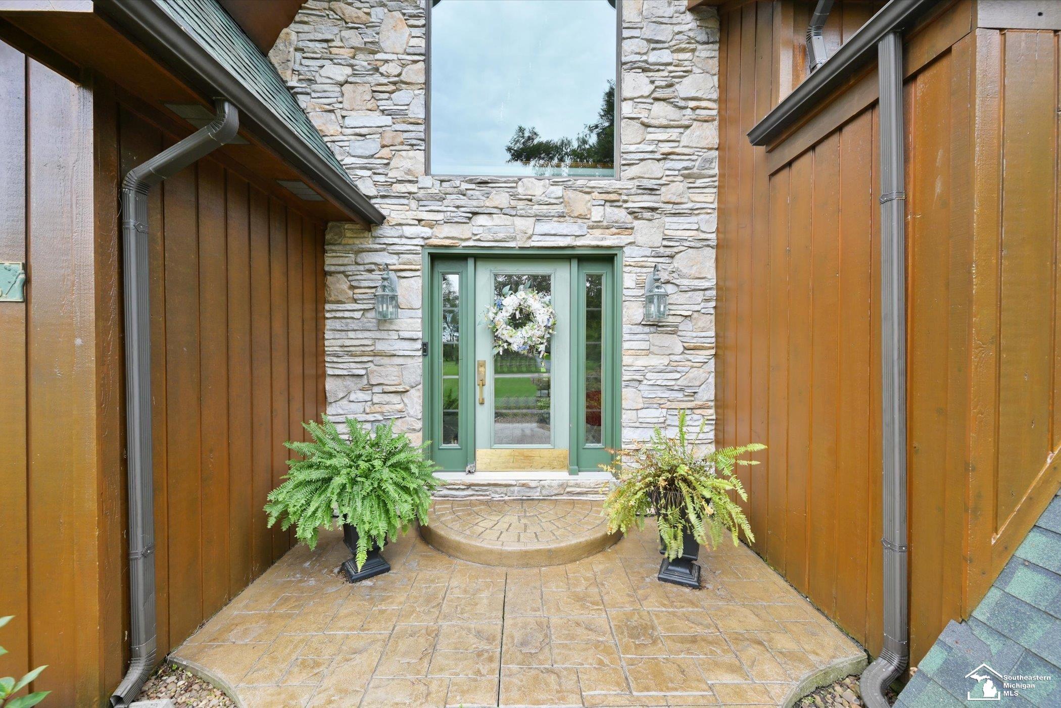 1567 W Erie Road