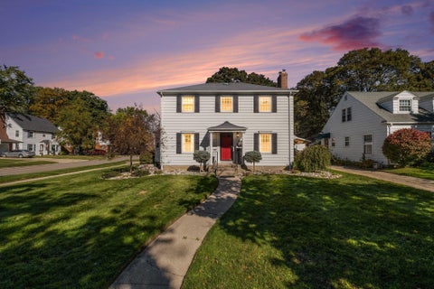 Photo of 1901 Montclair Avenue, Flint, MI 48503 (MLS # 50224555)