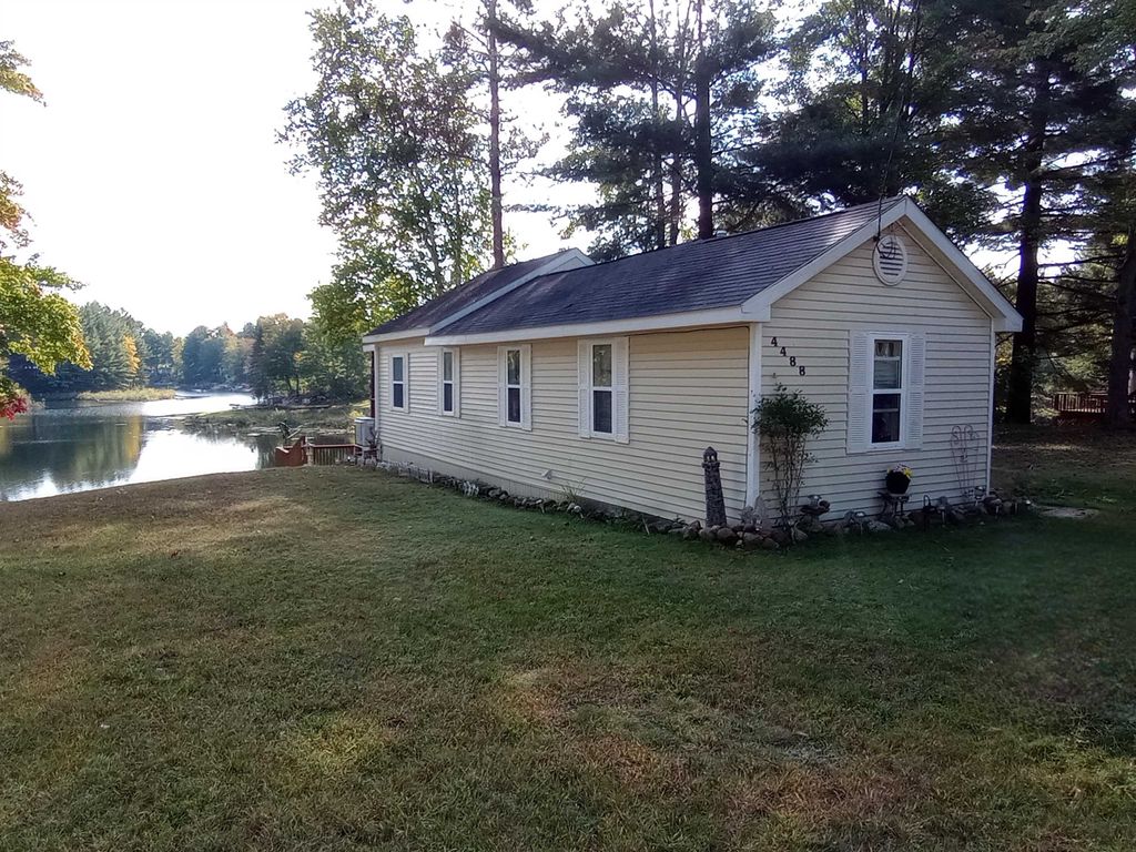 Photo of 4488 Lakeview Drive, Alger, MI 48610 (MLS # 50190069)