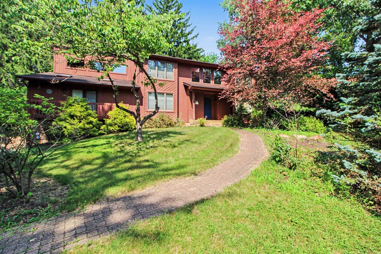3654 E Pineview Drive