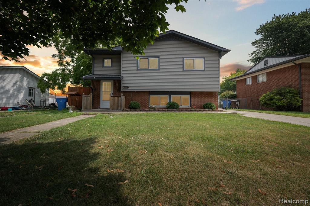 Rockwood, Michigan 48173, United States, 3 Bedrooms Bedrooms, ,2 BathroomsBathrooms,Residential,Active,193237