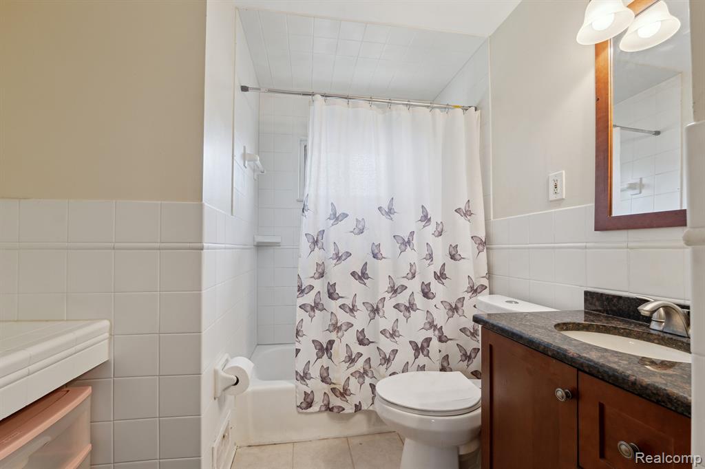 Rockwood, Michigan 48173, United States, 3 Bedrooms Bedrooms, ,2 BathroomsBathrooms,Residential,Active,193237