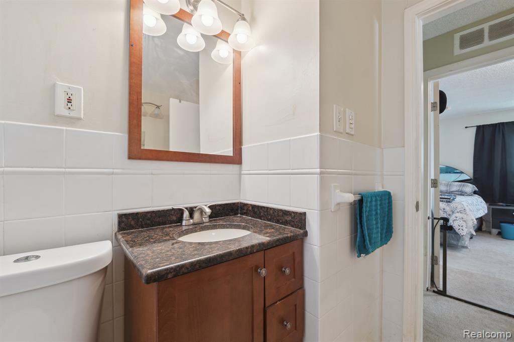 Rockwood, Michigan 48173, United States, 3 Bedrooms Bedrooms, ,2 BathroomsBathrooms,Residential,Active,193237