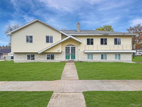 Photo of 1400 S 3rd Avenue, Escanaba, MI 49829 (MLS # 50208183)