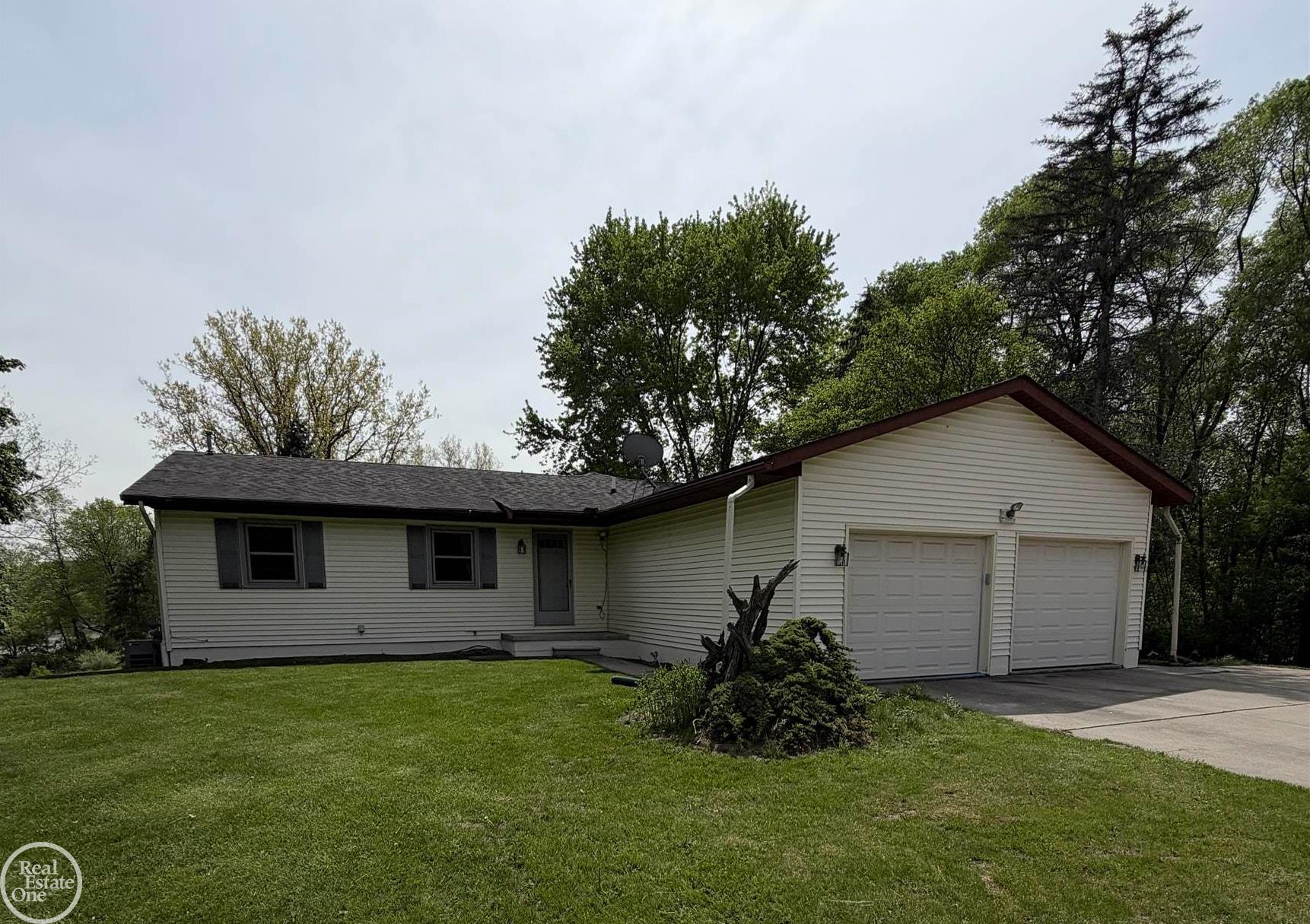 4063 N River Road