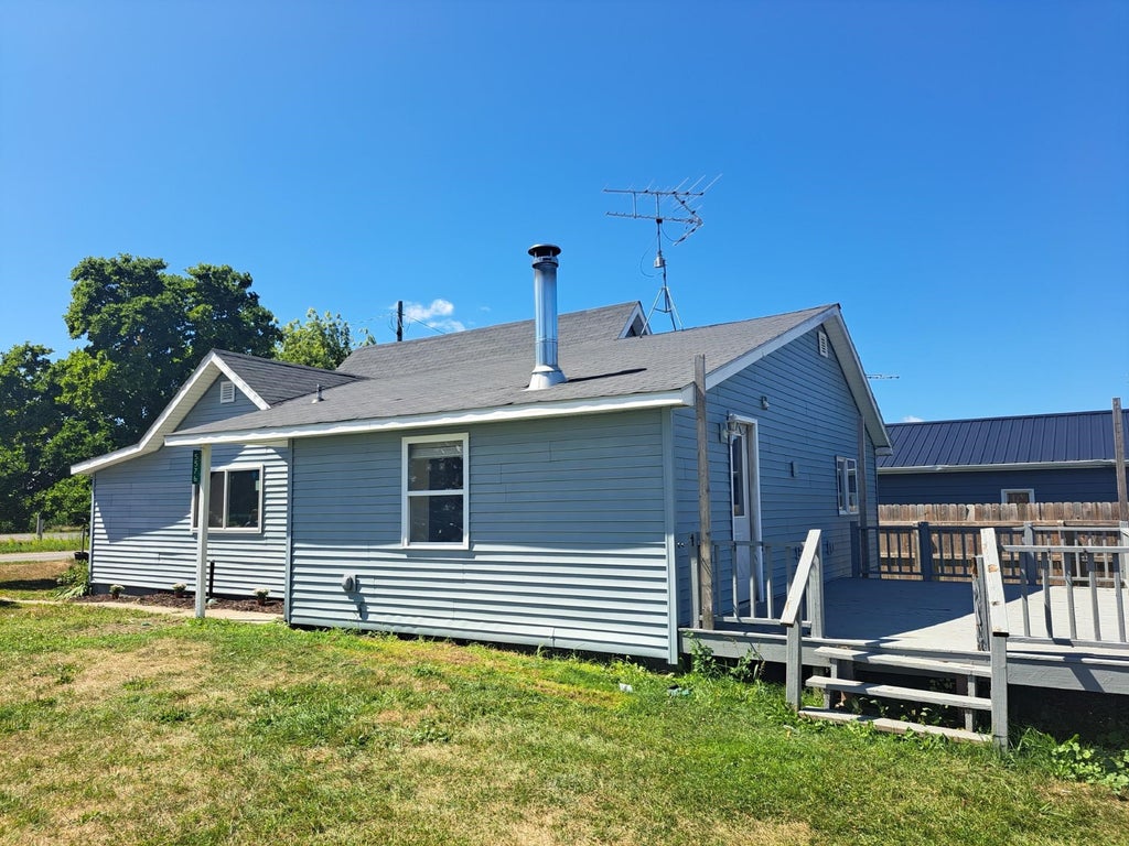 Photo of 5576 W Kent Road, Saint Louis, MI 48880 (MLS # 50219652)