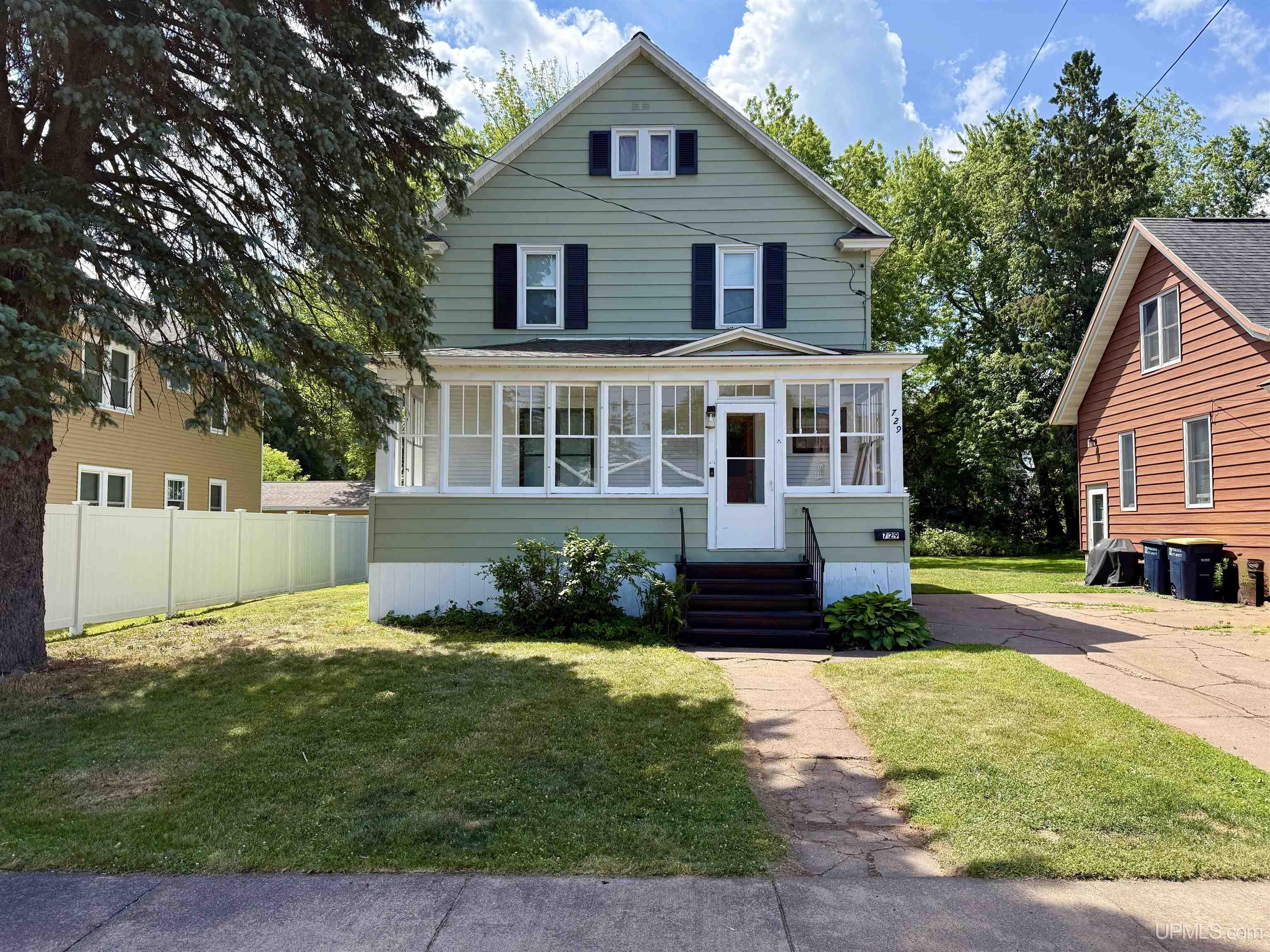729 E Pabst Street