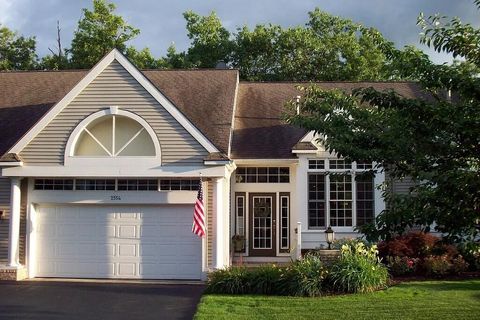 Photo of 2554 Forest Hill Avenue 31 #31, Grand Rapids, MI 49546 (MLS # 70548181)