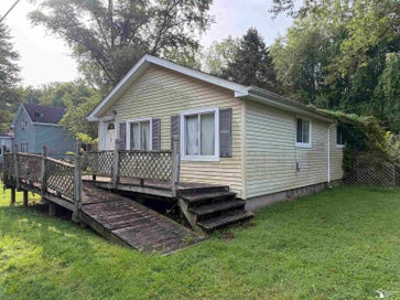 138 Indiana Street Carleton MI 48117