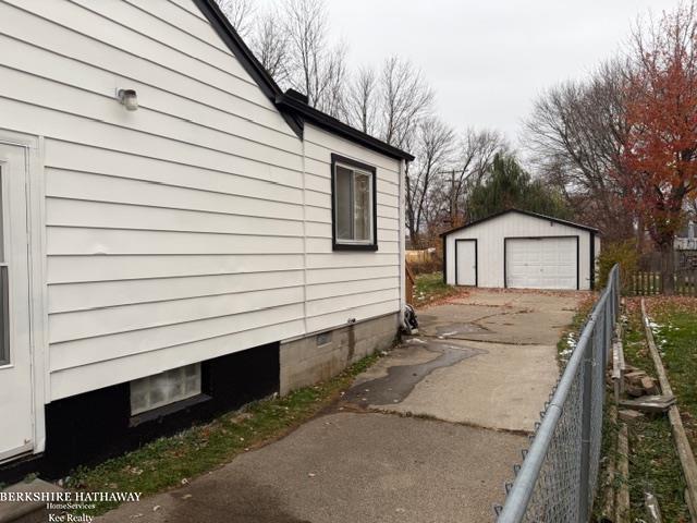 Roseville, Michigan 48066, United States, 3 Bedrooms Bedrooms, ,1 BathroomBathrooms,Residential,Active,243027