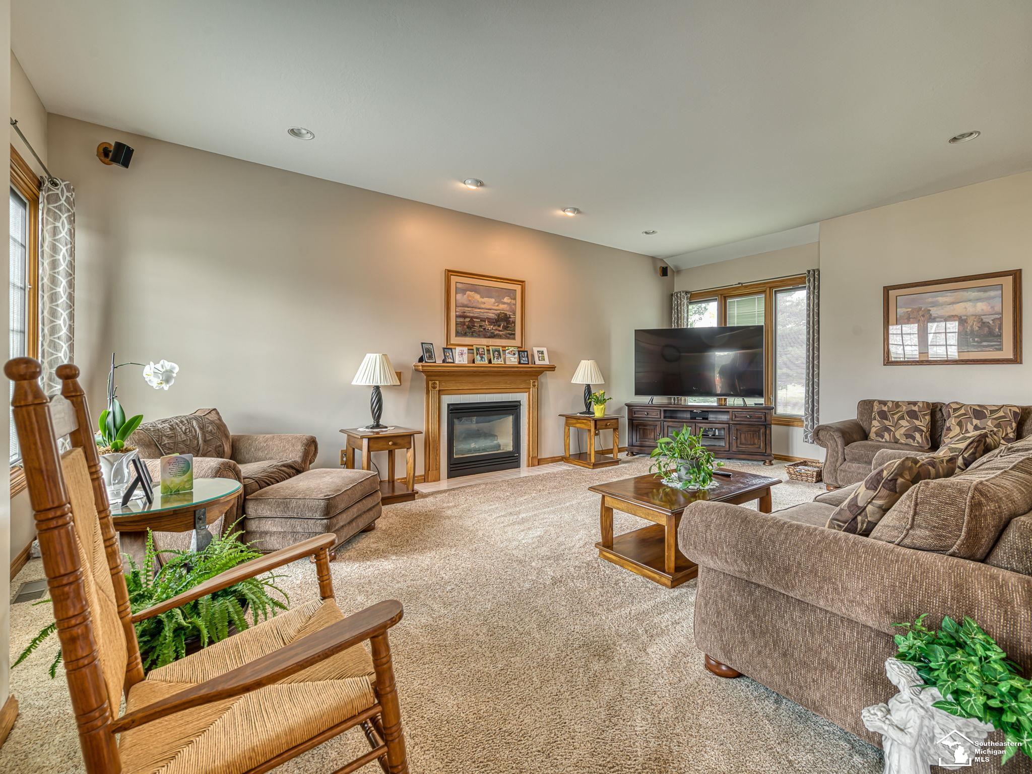2886 E Country Lane