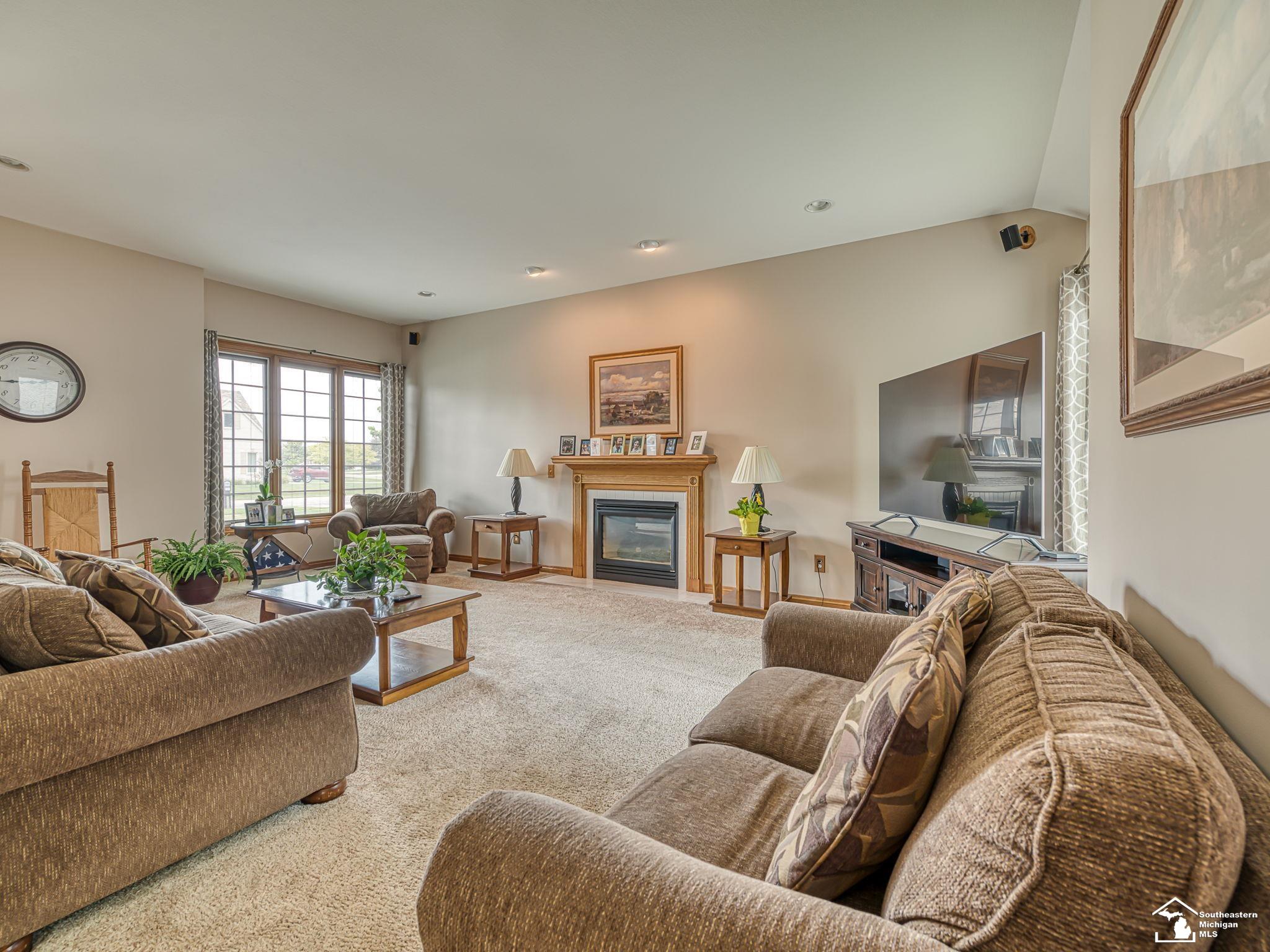 2886 E Country Lane