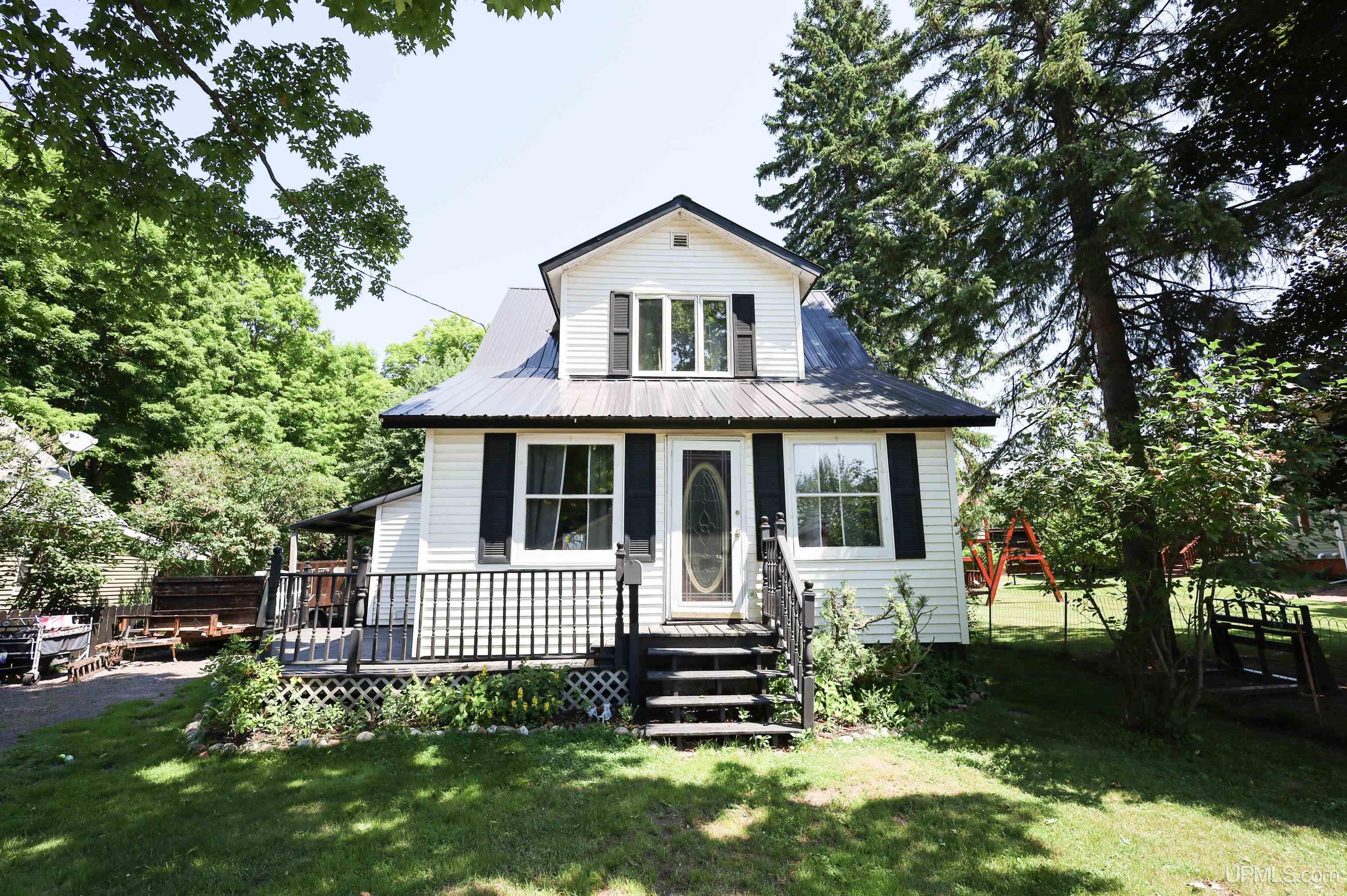 211 N Birch Street
