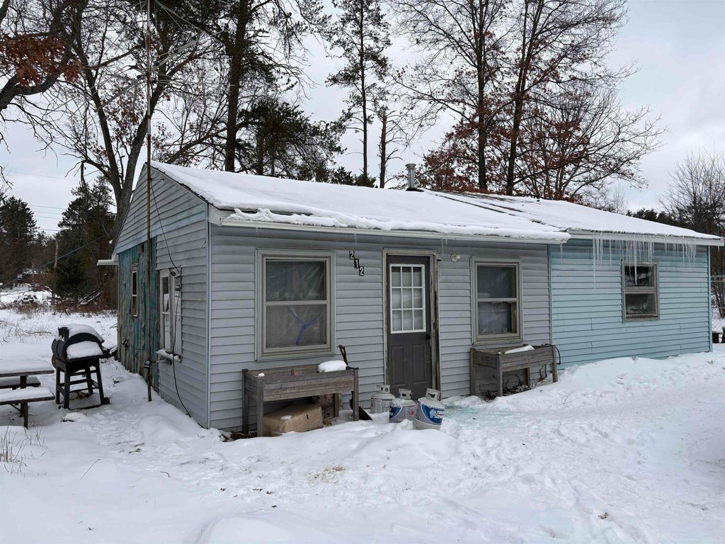 Photo of 212 W Park Road, Harrison, MI 48625 (MLS # 50198295)