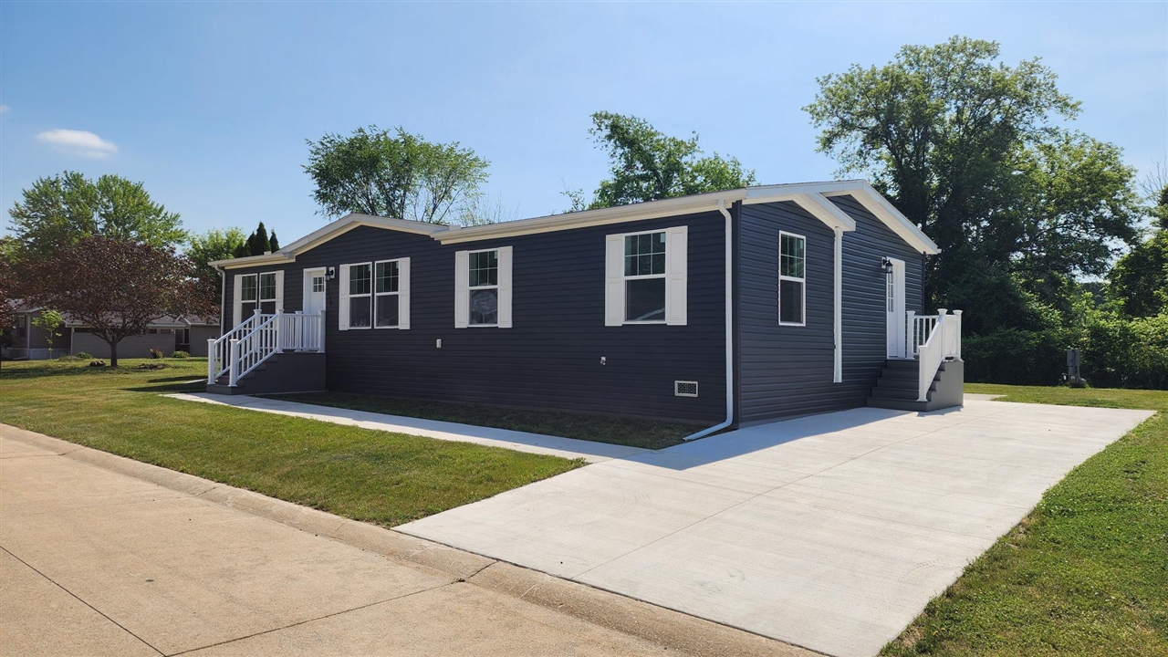 1176 Maple Leaf Court