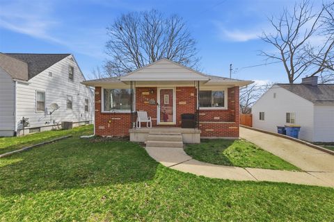 Photo of 1318 Garfield Avenue, Grand Rapids, MI 49504 (MLS # 70523020)