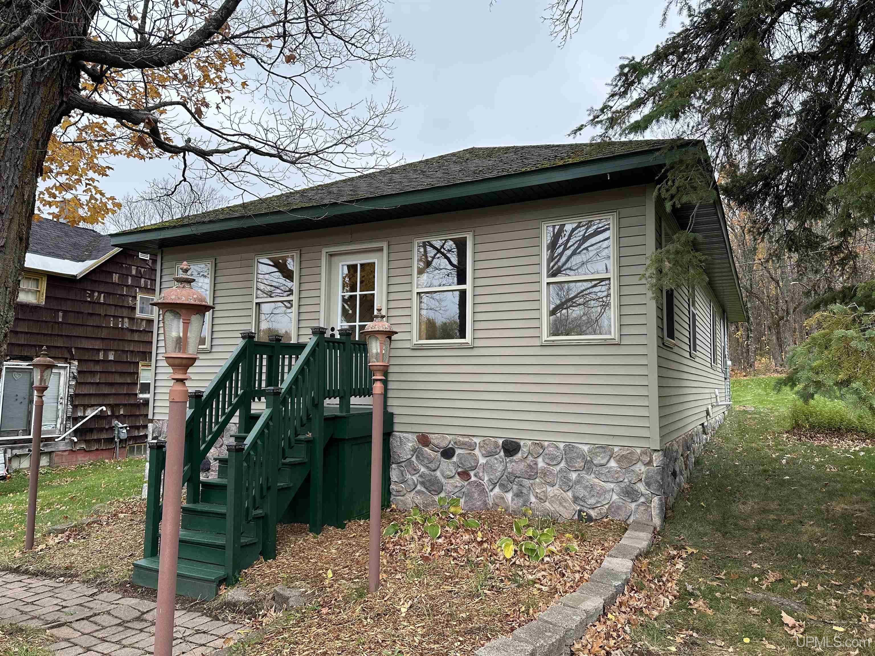 10356 N Sunset View Street