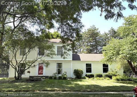 Photo of 5443 Berwyck Drive, Troy, MI 48085 (MLS # 61014876)