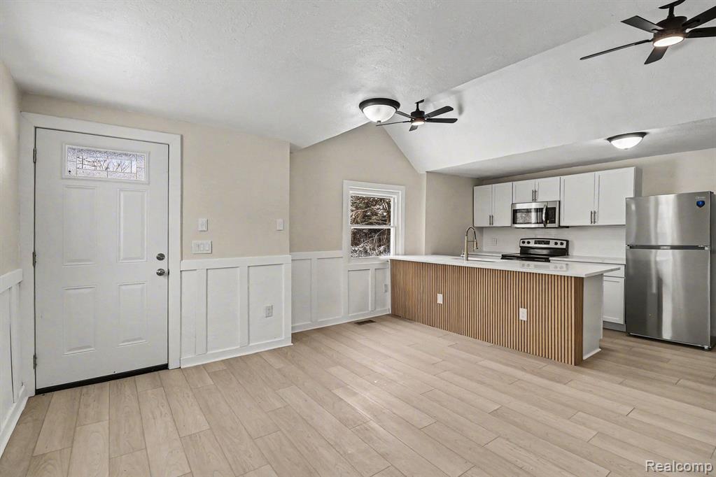 15439 Edgeworth Street