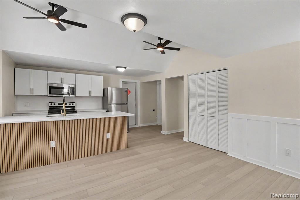 15439 Edgeworth Street