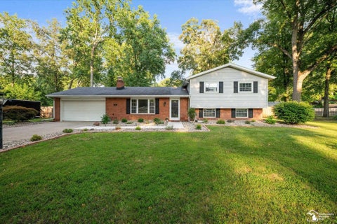 Photo of 7710 Fir Drive, Temperance, MI 48182 (MLS # 50217864)