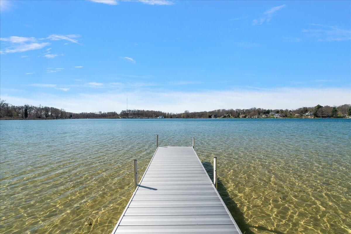 12475 Oakwood Shores Street