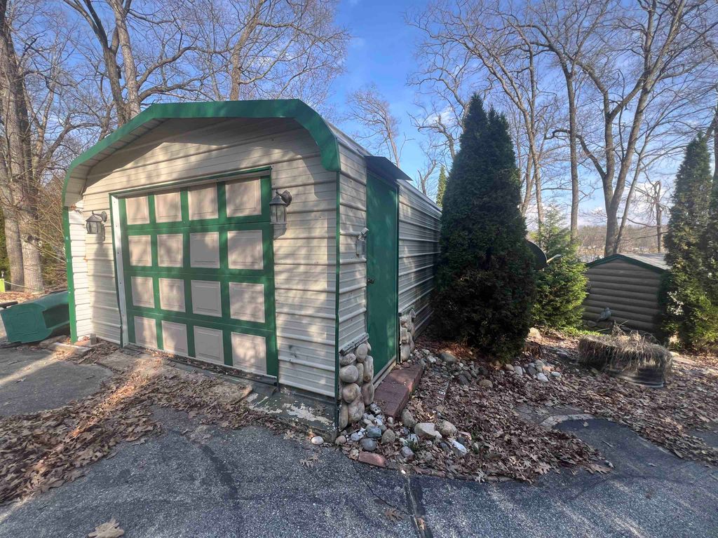 Photo of 2730 Ridge Road, Harrison, MI 48625 (MLS # 50205298)