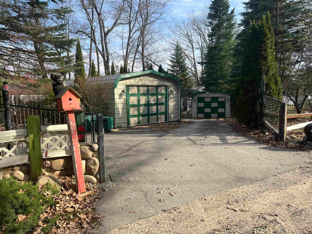 Photo of 2730 Ridge Road, Harrison, MI 48625 (MLS # 50205298)