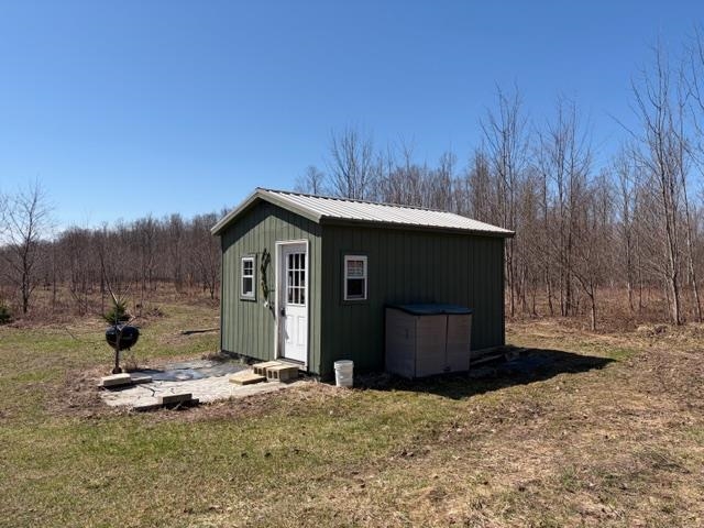 8204 NE Twin Lake Road, NE