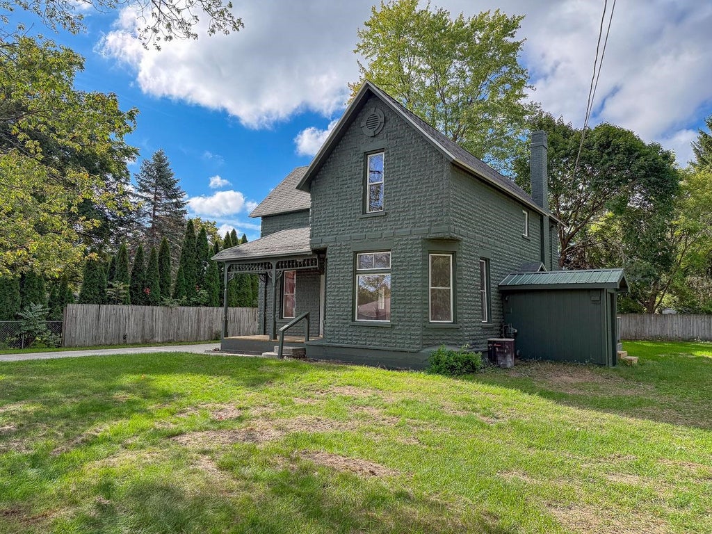 Photo of 207 W Washington Street, Coleman, MI 48618 (MLS # 50222873)