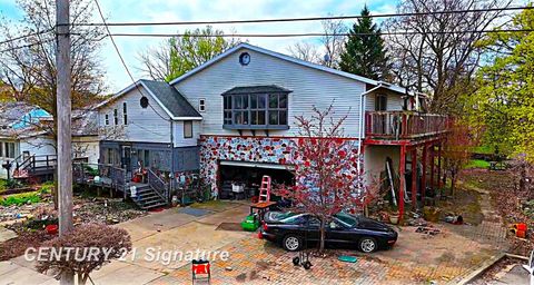 Photo of 808 McKinley Street, Lansing, MI 48906 (MLS # 50205403)