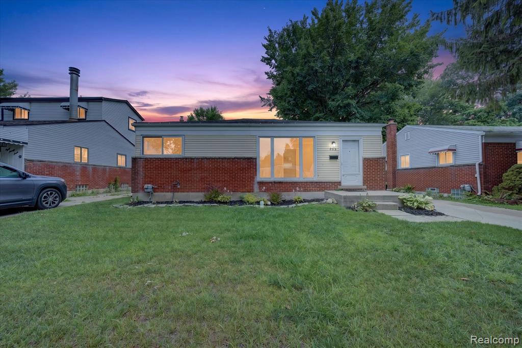 903 Bernie Lane
