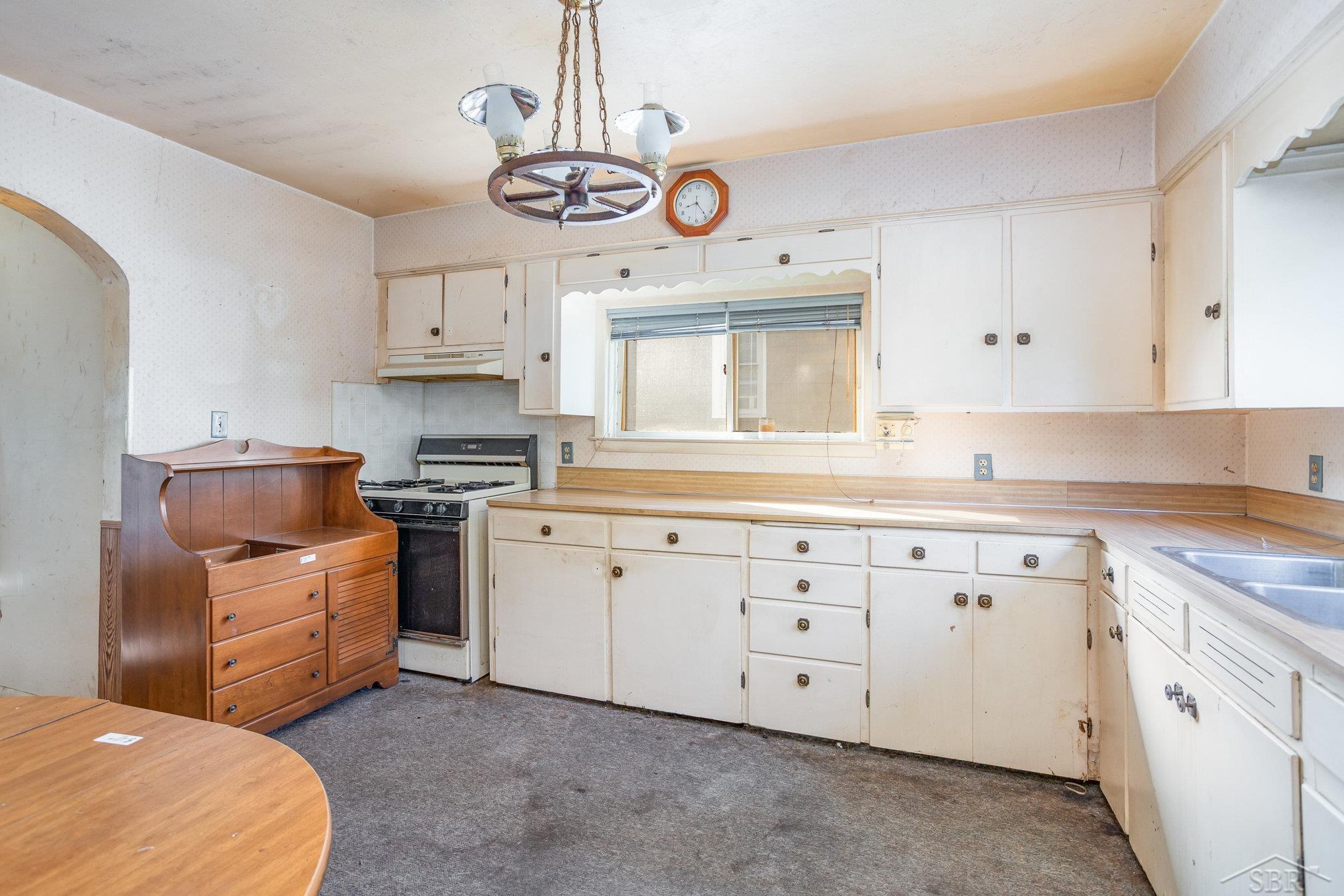 Saginaw, Michigan 48602, United States, 2 Bedrooms Bedrooms, ,1 BathroomBathrooms,Residential,Pending,210998