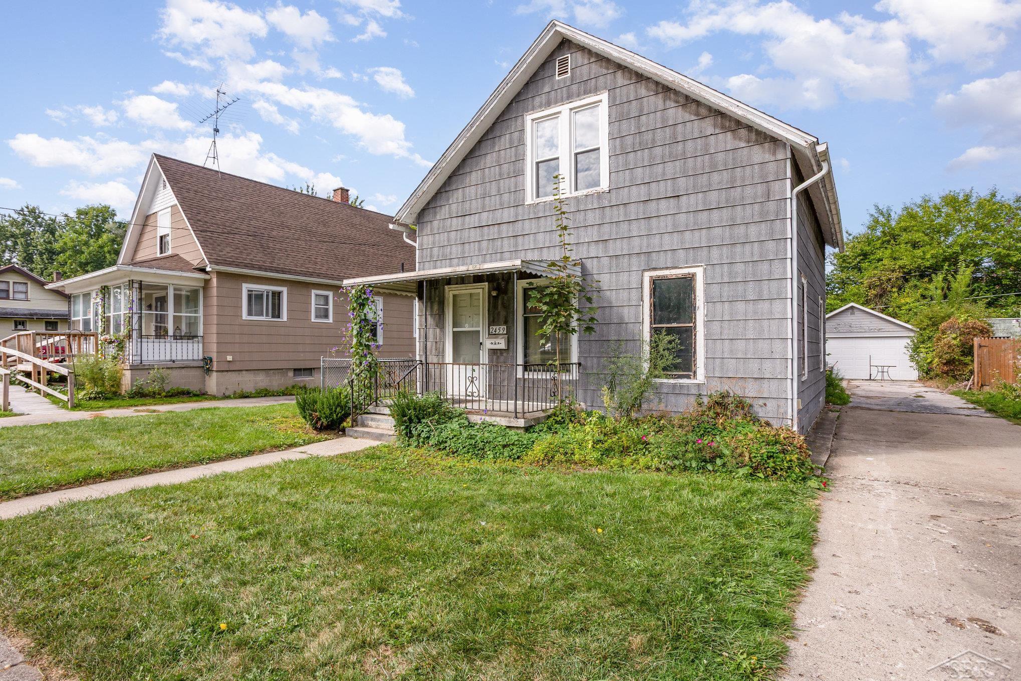 Saginaw, Michigan 48602, United States, 2 Bedrooms Bedrooms, ,1 BathroomBathrooms,Residential,Pending,210998