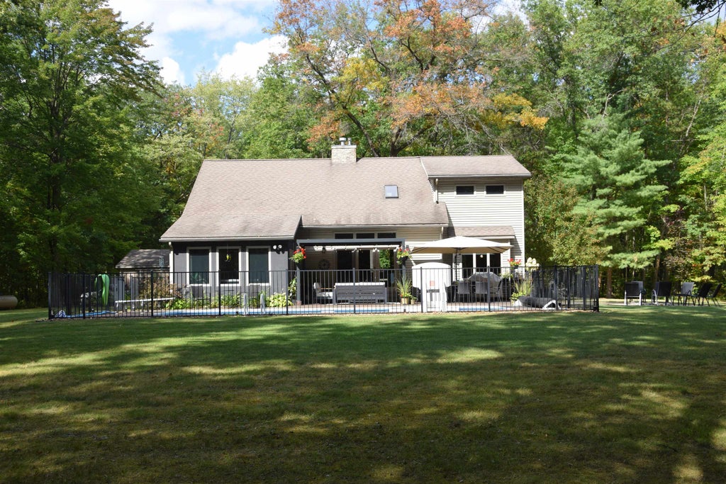 Photo of 2661 W North County Line Road, Farwell, MI 48622 (MLS # 50226023)