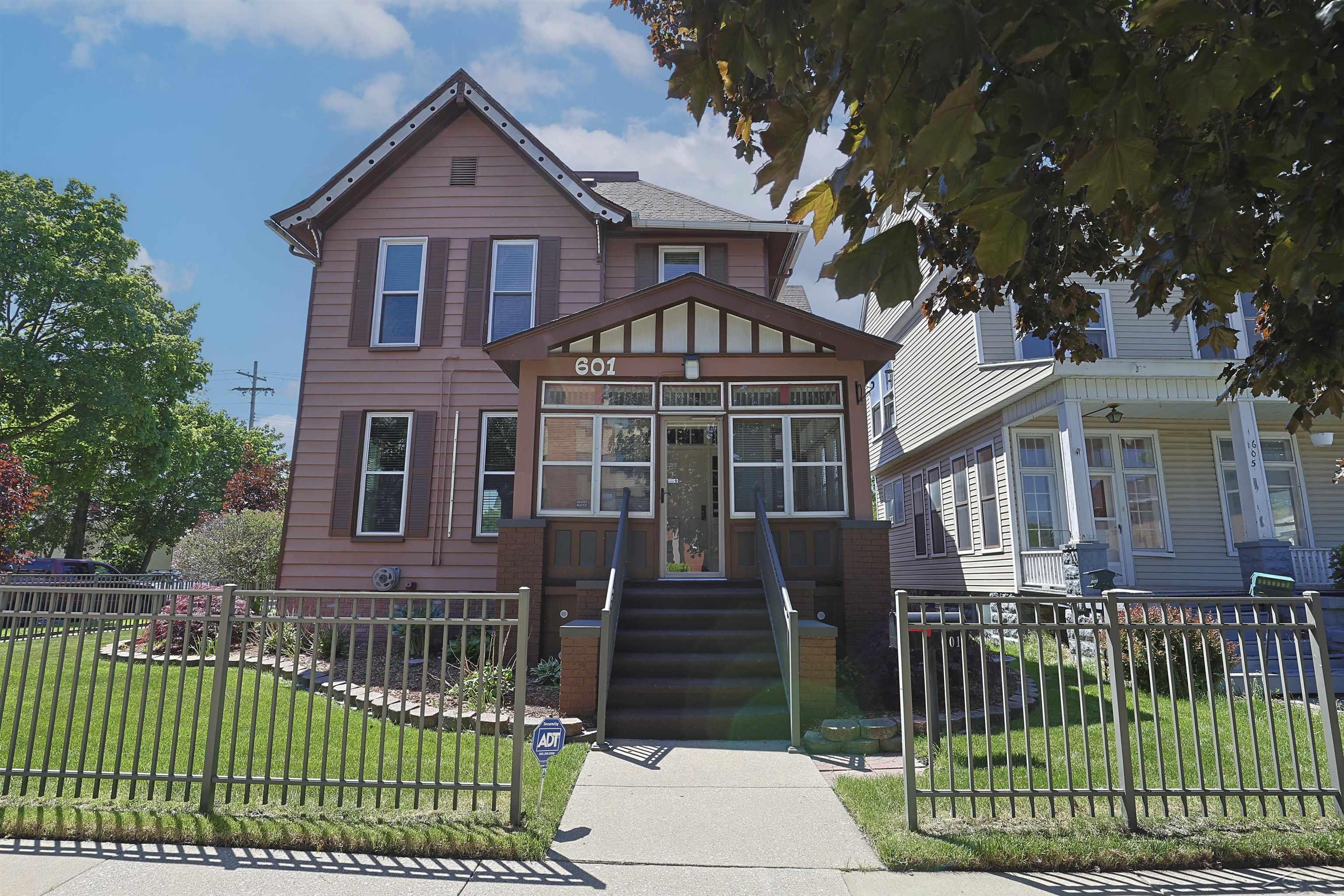 601 N Van Buren Street