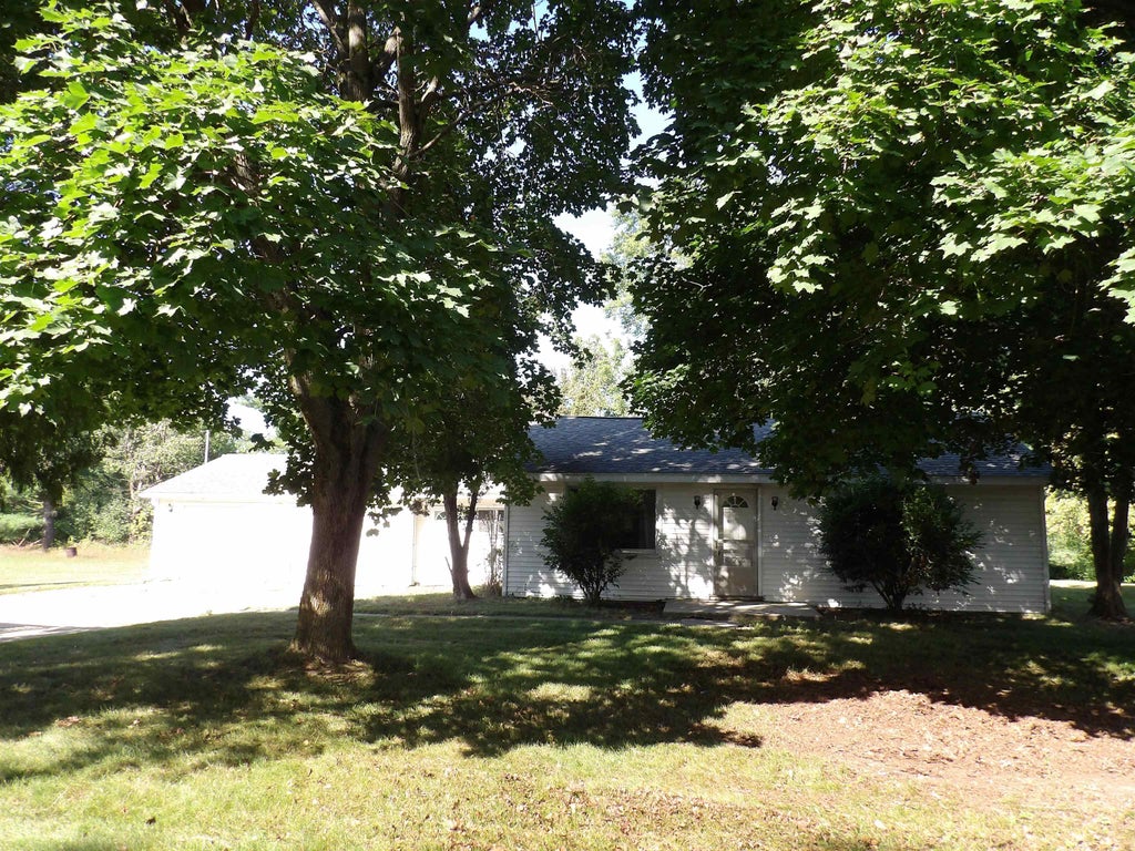 Photo of 11552 S Grant Avenue, Clare, MI 48617 (MLS # 50219775)