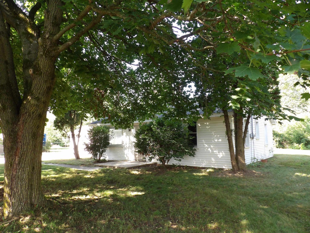 Photo of 11552 S Grant Avenue, Clare, MI 48617 (MLS # 50219775)