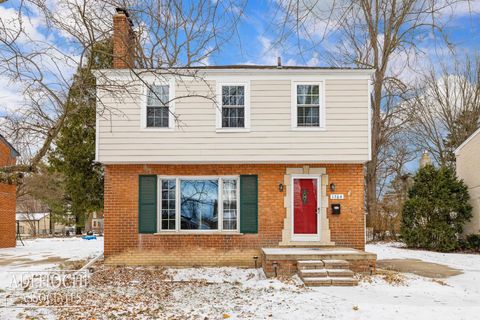 Photo of 1764 PRESTWICK Road, Grosse Pointe Woods, MI 48236 (MLS # 50196266)