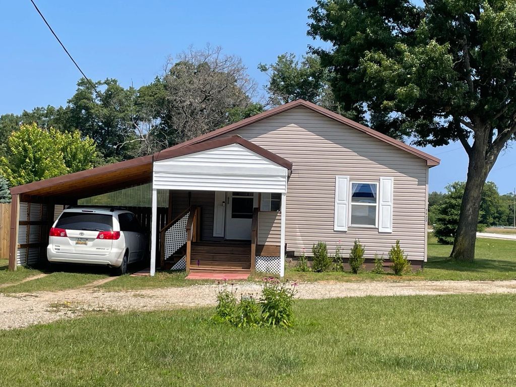 Photo of 3025 N Rodgers Avenue, Harrison, MI 48625 (MLS # 50203750)